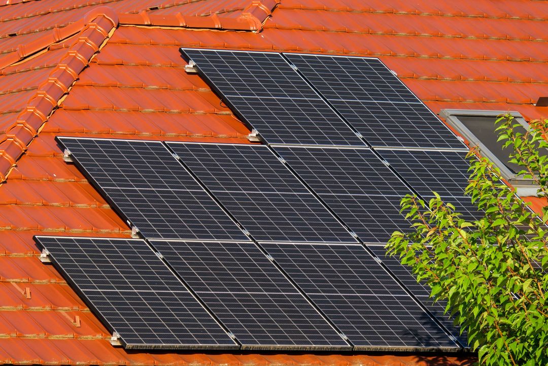 Solarmodule auf einem Ziegeldach